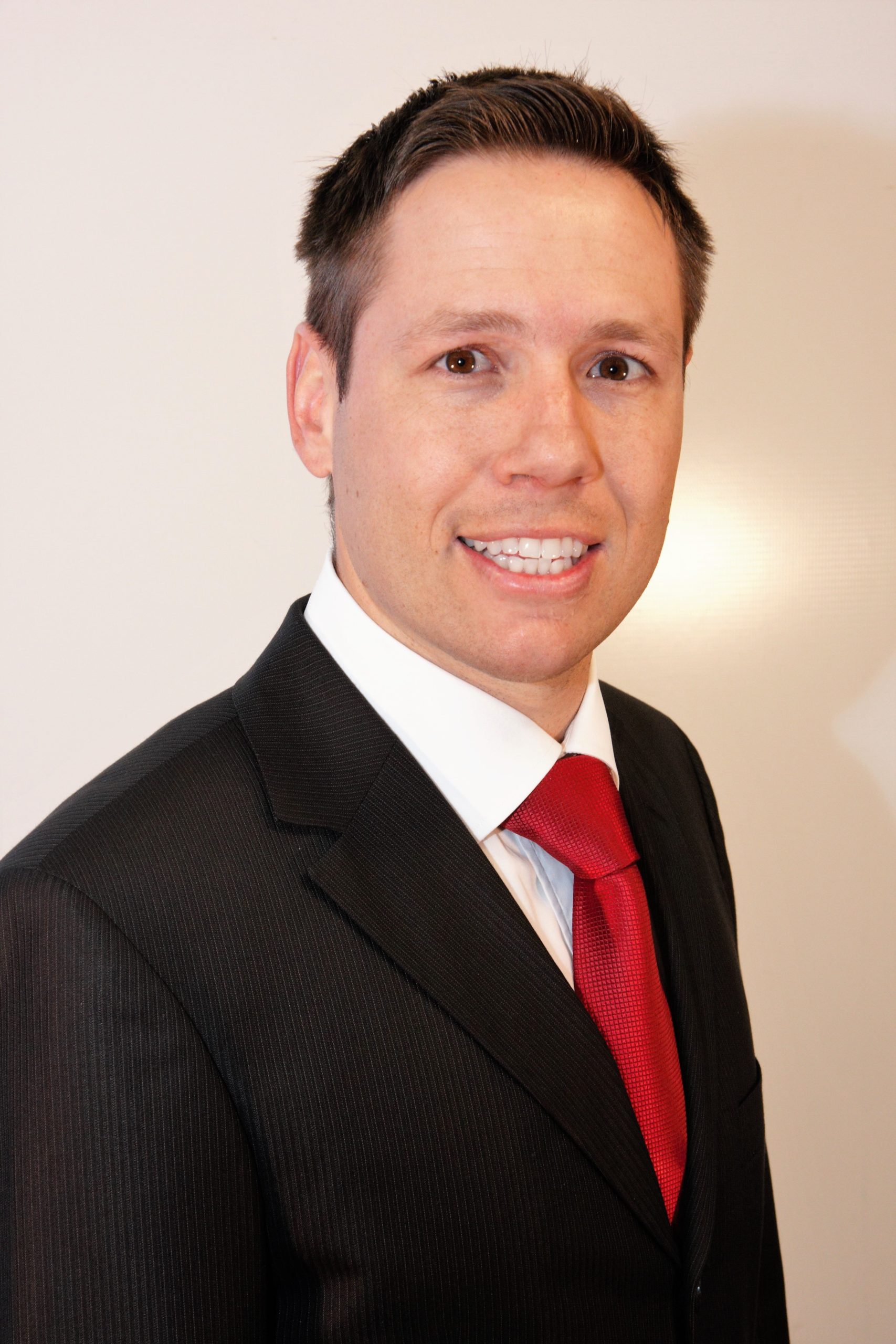 Carlos Wizard vende a Hub Fintech para a Magalu