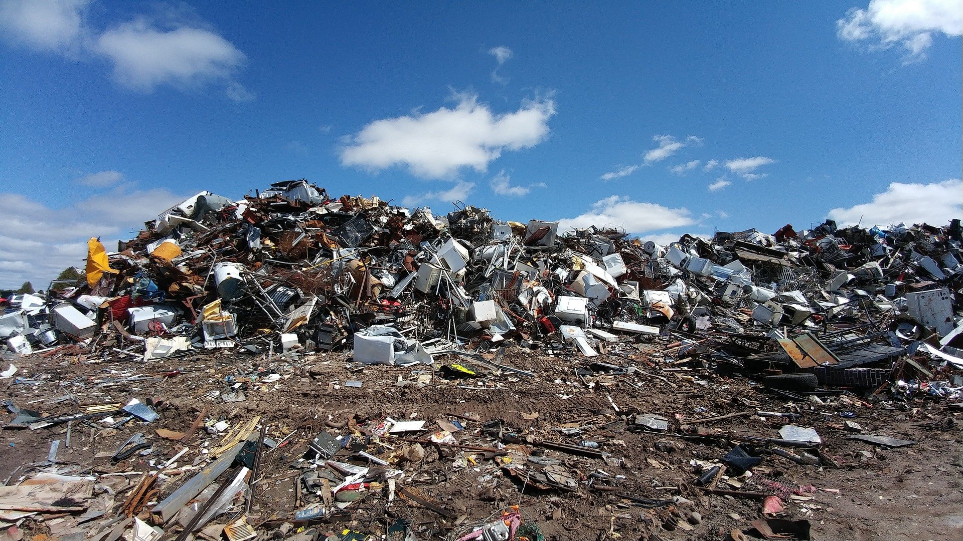 Levantamento inédito mostra que o Brasil perde 2,4 bi por ano com a falta  de tratamento do seu lixo urbano - Direito &amp; Negócios
