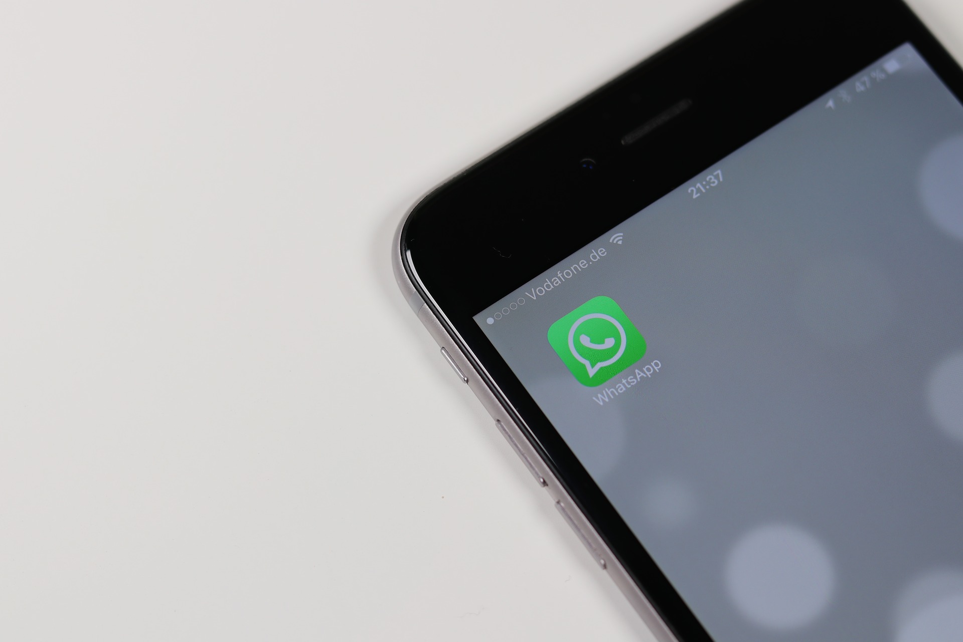 Praticidade de atendimento ao cliente via WhatsApp conquista consumidores