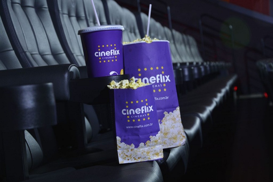 No Cineflix Aurora, pai acompanhado do filho não paga ingresso no domingo