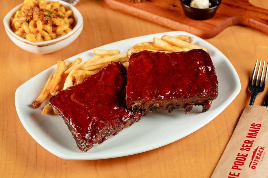 Outback traz supercombo de 2 Jr Ribs + 2 acompanhamentos por preço especial