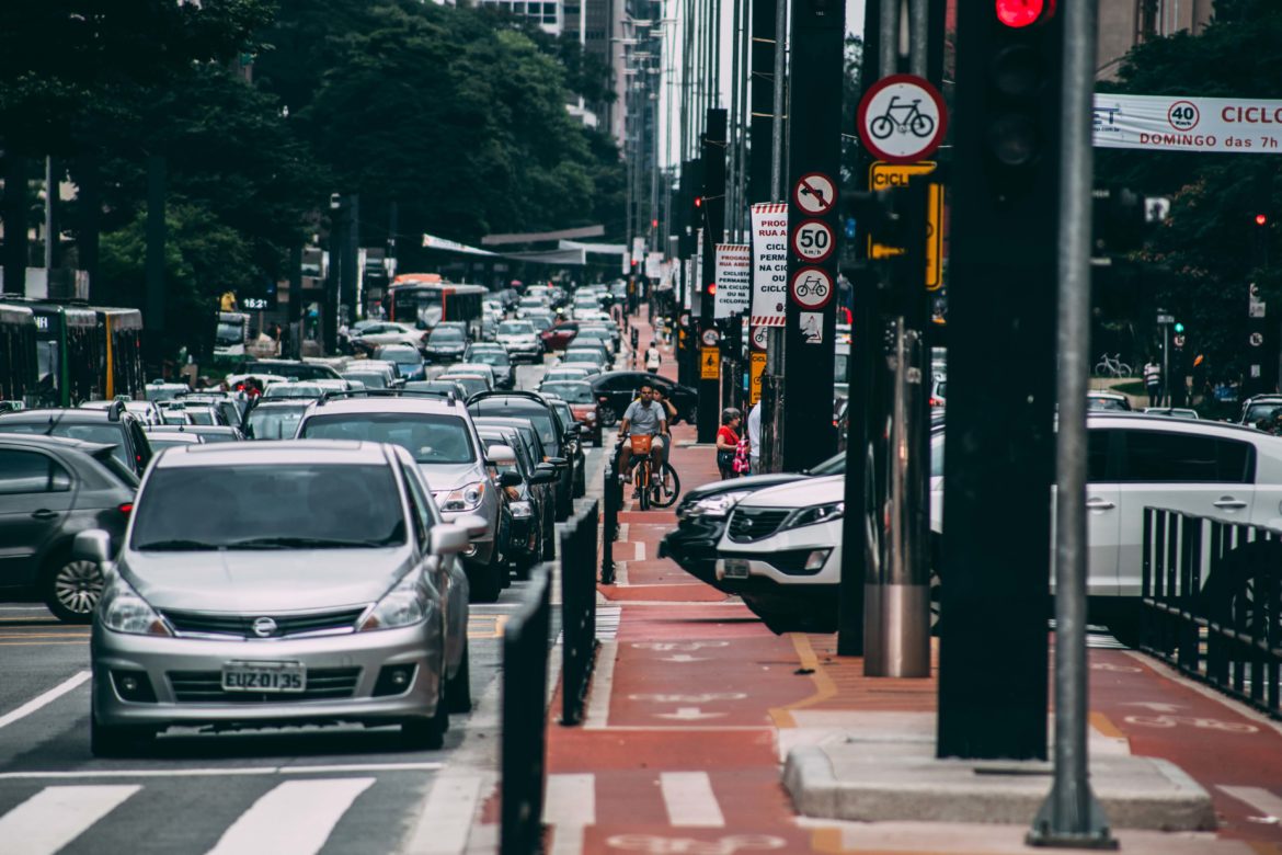 Venda de veículos usados aumenta: manutenção preventiva evita riscos