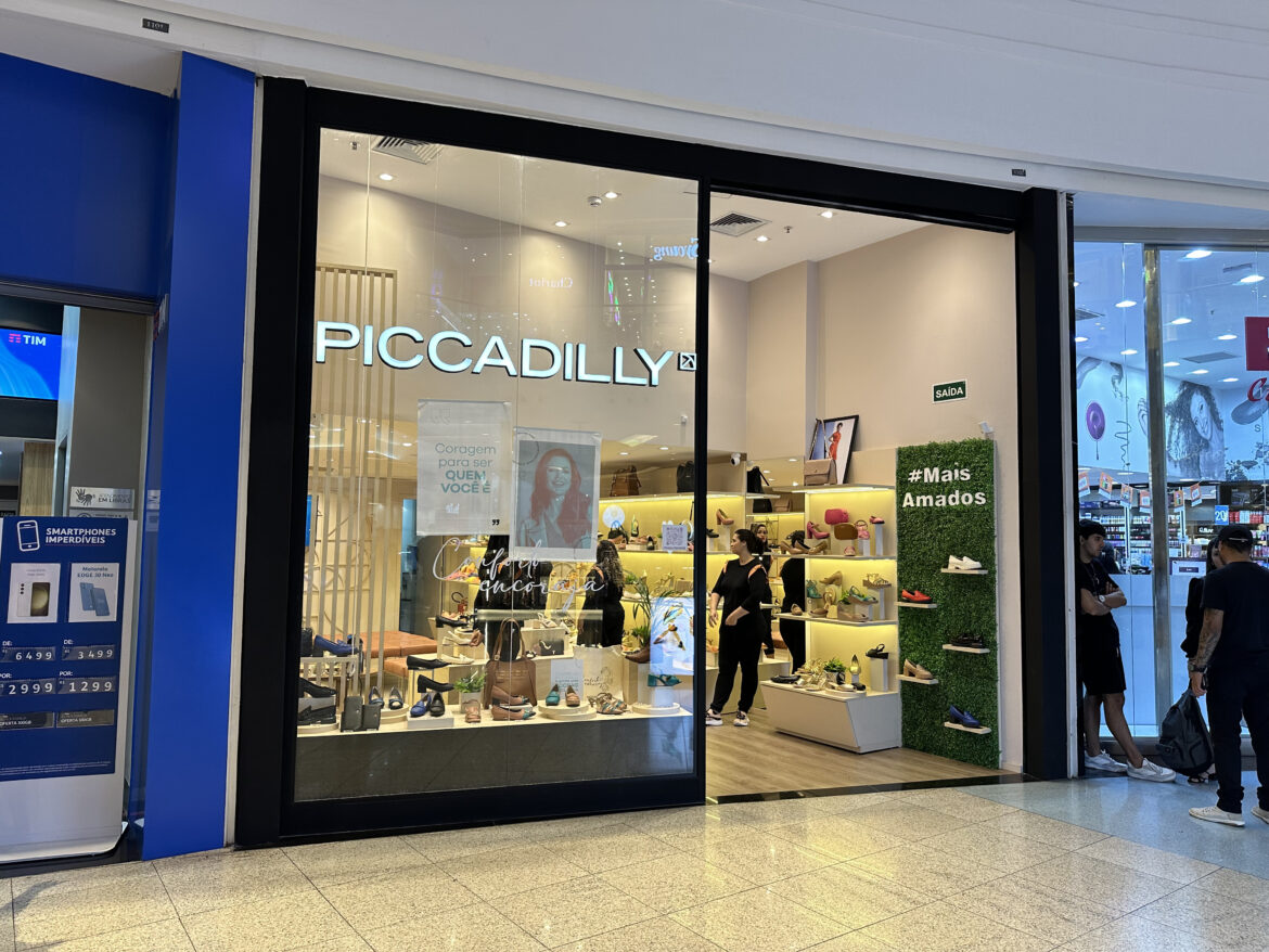 Calçados Piccadilly lança campanha voltada ao protagonismo feminino no Shopping Ibirapuera