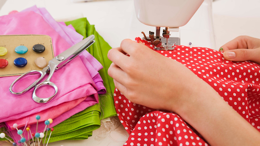 Oportunidades no Mercado de Roupas Infantis: Um Caminho Promissor para Aprendizes de Costura