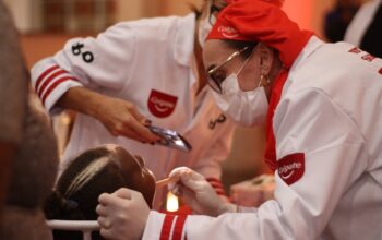 ONG seleciona jovens para tratamento dental gratuito em maio