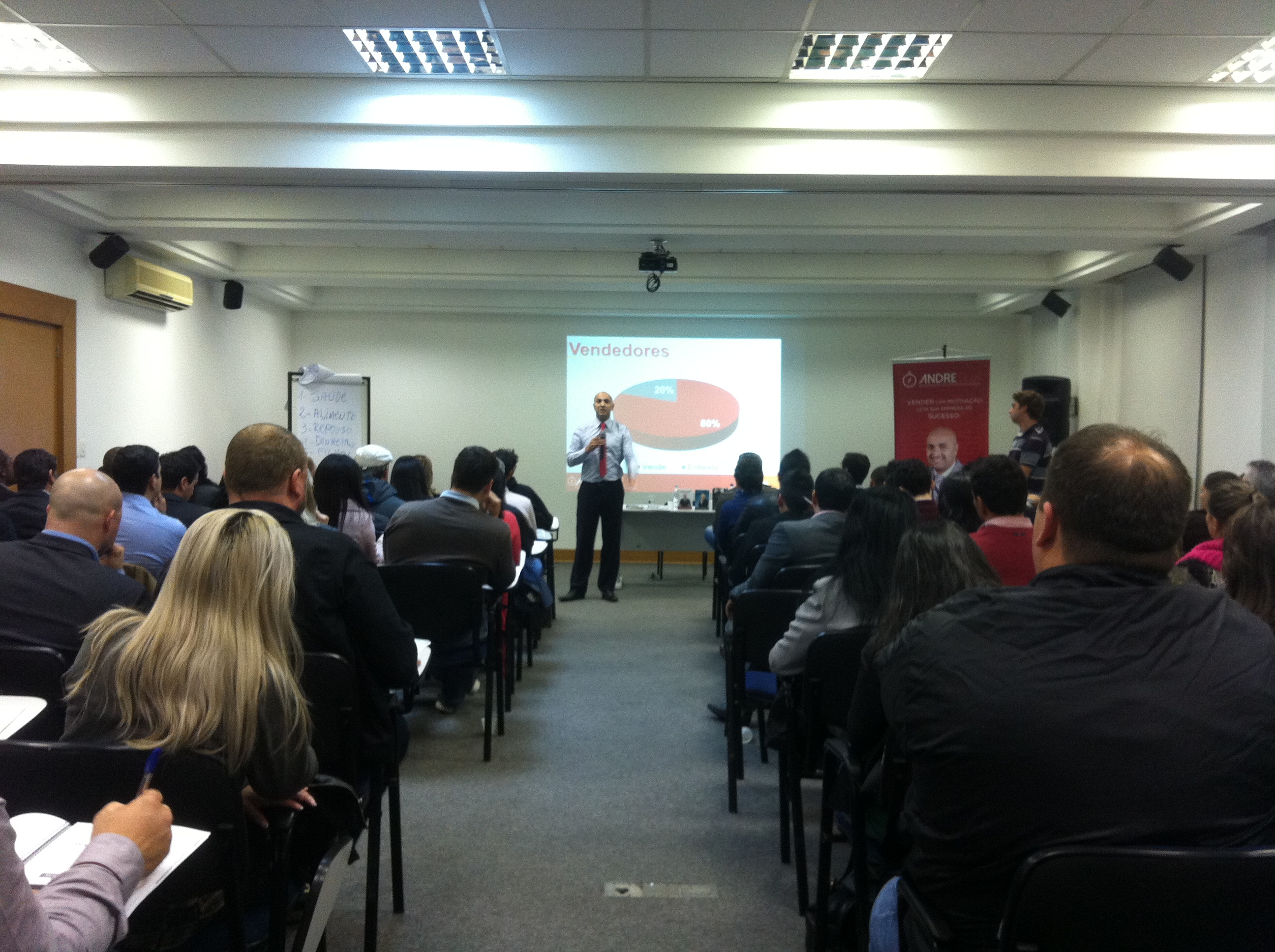 Treinamento sobre liderança e motivação em épocas de crise