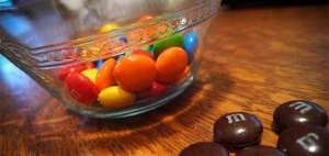 Um M&M marrom e nada mais #DepartamentoasQuintas