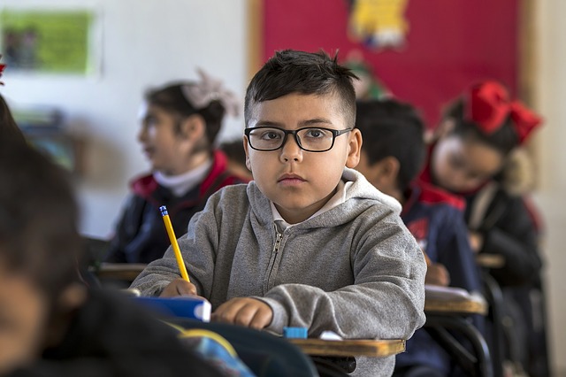 Volta às aulas: problemas de visão podem comprometer aprendizado