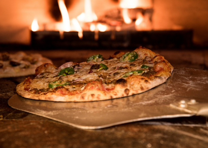 Mercado de pizza movimenta 22 bilhões por ano no Brasil: dicas para quem quer abrir uma pizzaria