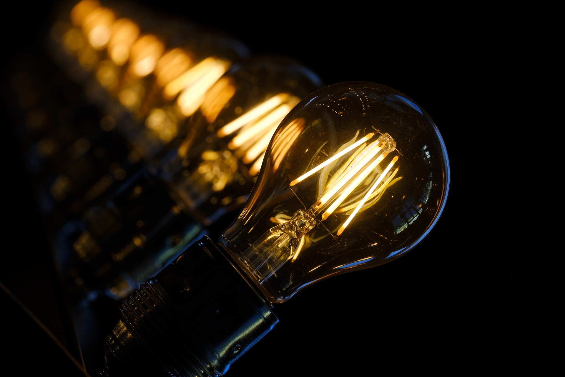Eficiência energética, tecnologia e criatividade pautam debates sobre Iluminação Pública na Expolux Digital Week