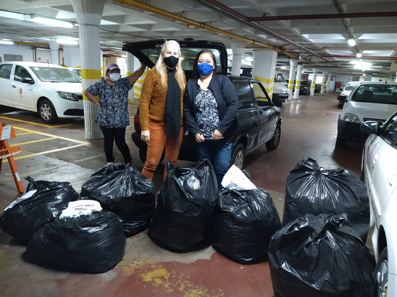 Campanha da prefeitura e Instituto ACIM arrecada 1,5 tonelada de roupas em shopping de Maringá