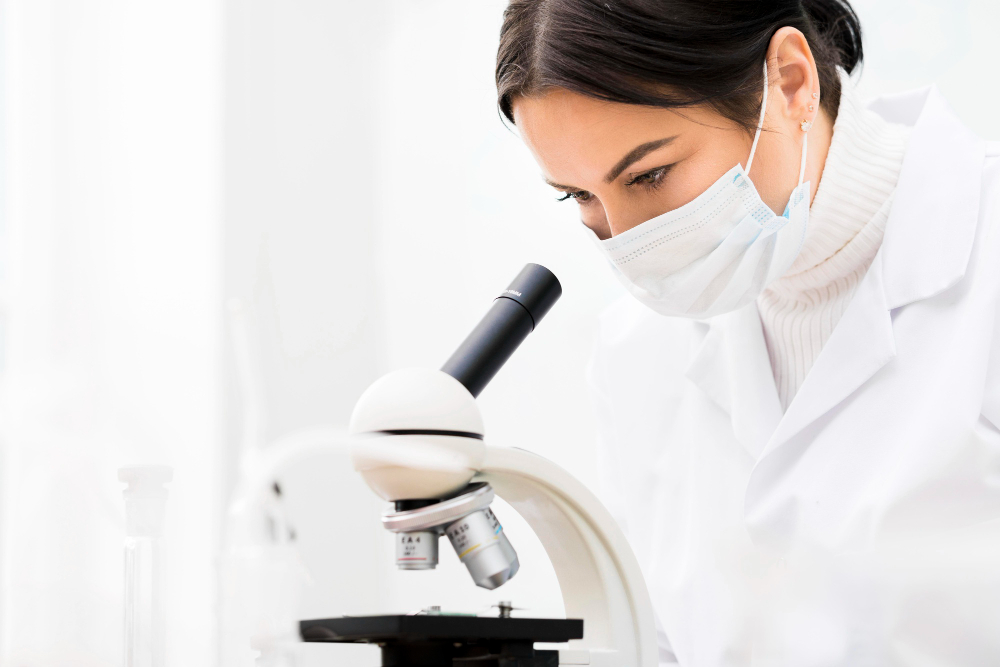 Qual é o investimento aproximado para montar um laboratório de análises clínicas
