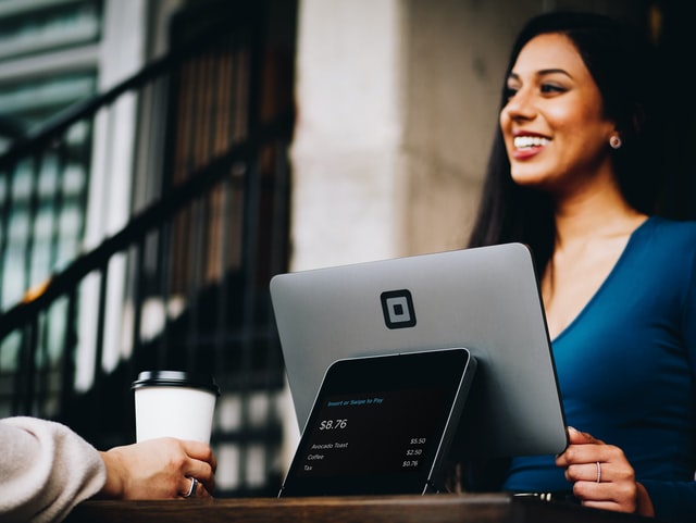 Como Encantar Clientes e Gerar Mais Vendas Para um Negócio