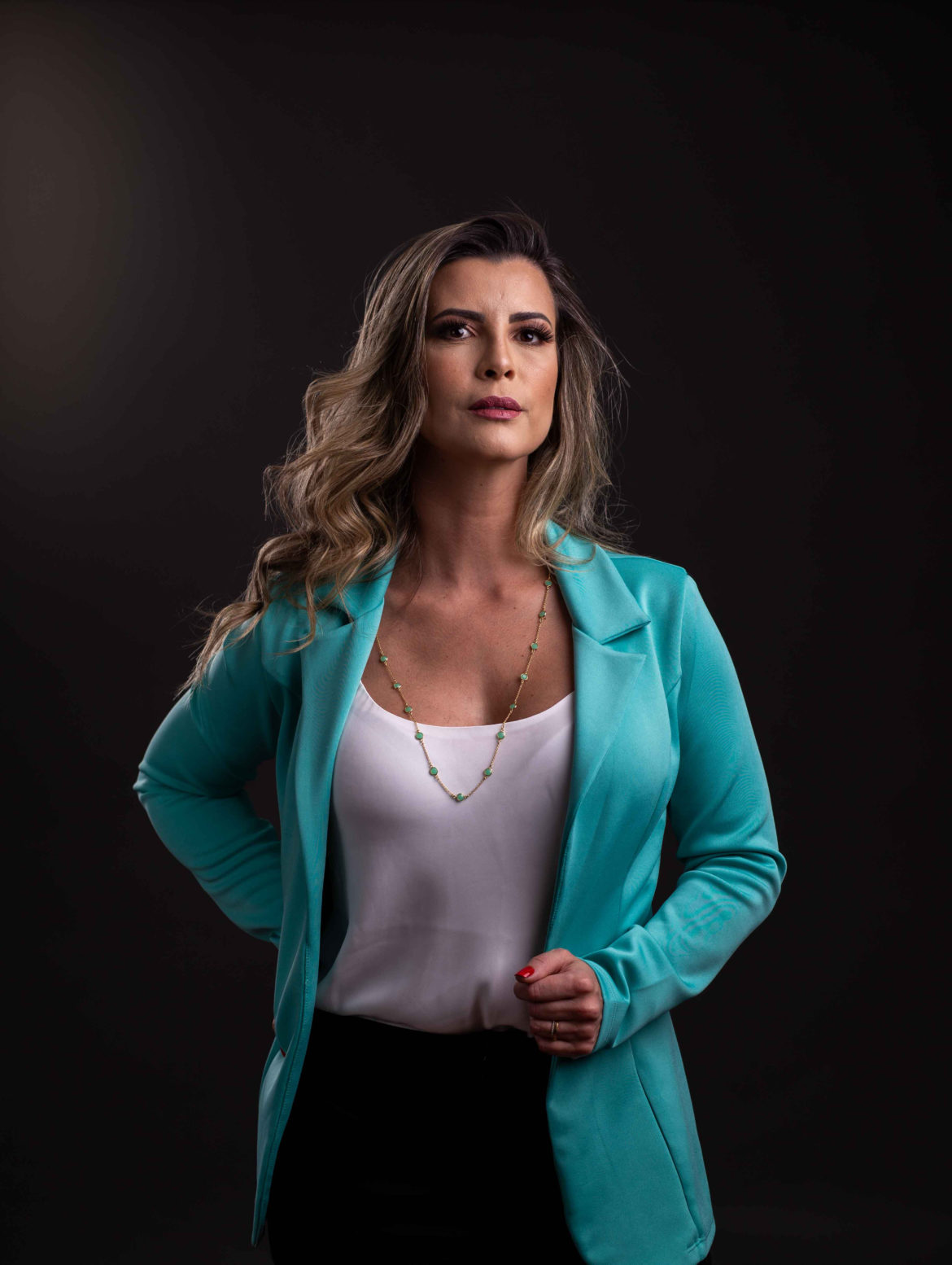 Kelly Evangelista recebe a placa Black Belt da Eduzz