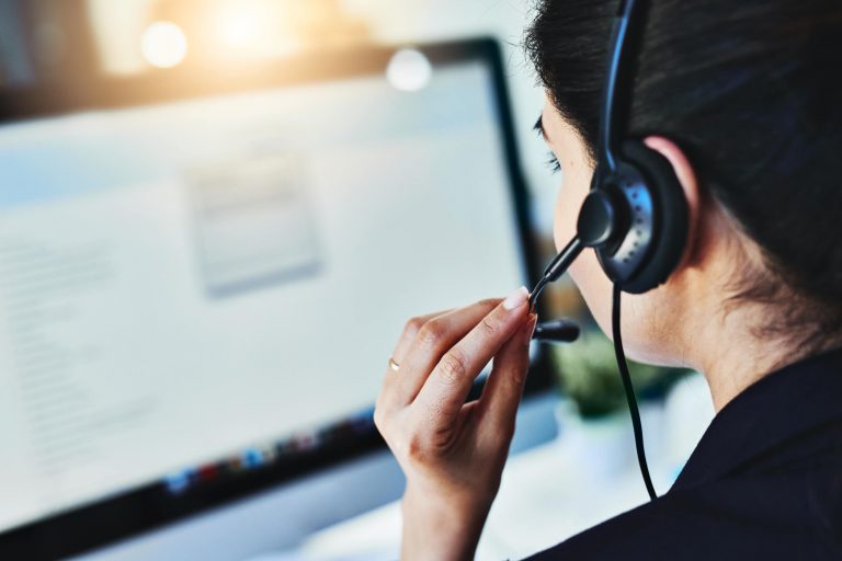 Empresas de telemarketing incentivam comunicação mais assertiva com o consumidor