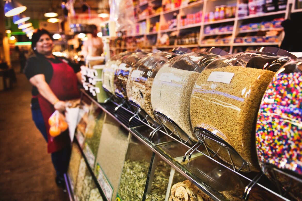Supermercados devem contratar mais até o final do ano