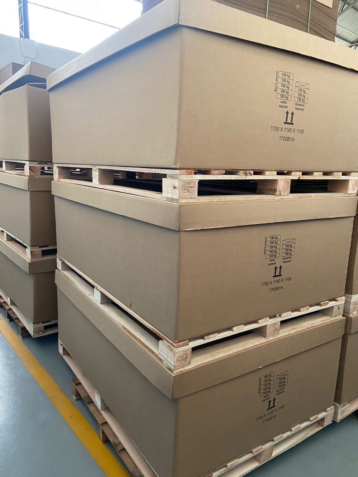 Delta desenvolve caixa de papelão para exportação de motor de automóvel