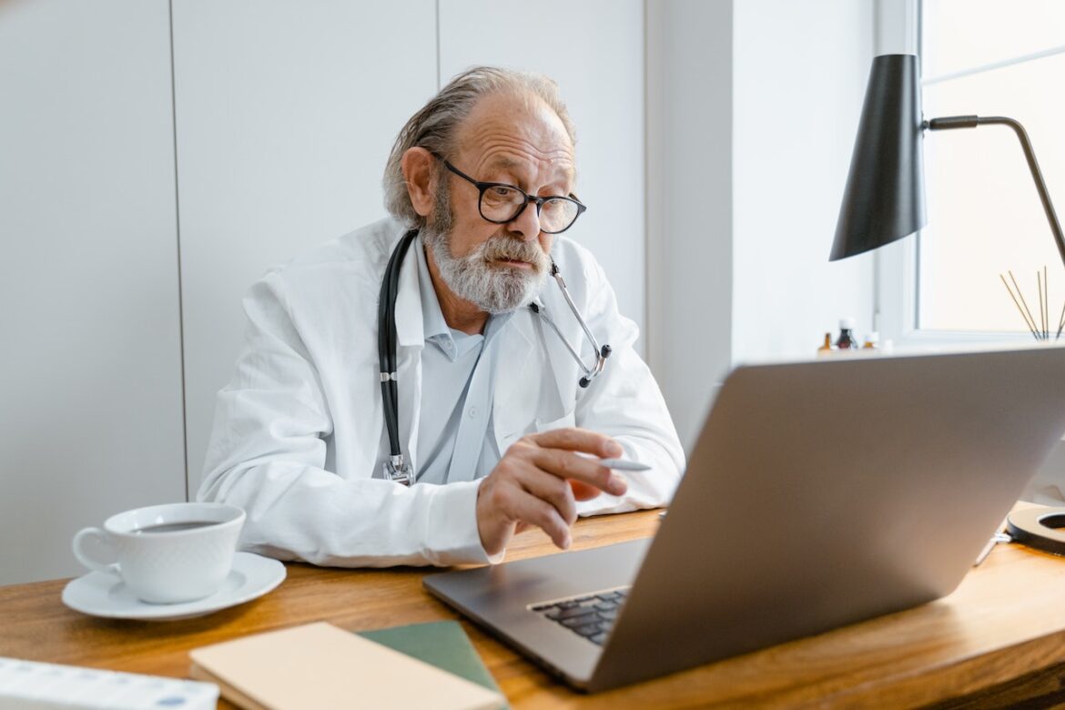 Como um software médico pode otimizar a gestão de clínicas e hospitais