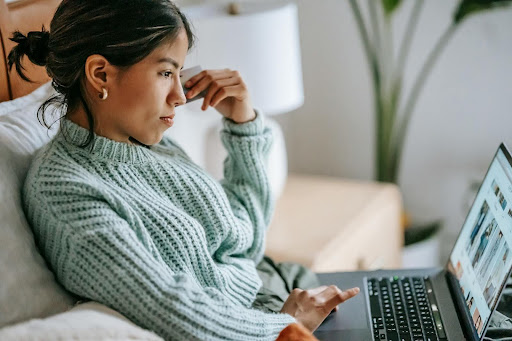 Conheça 5 direitos que todo consumidor tem ao fazer uma cotação online (e você, como empresário, precisa saber)