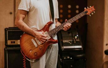 Onde começar a aprender a tocar guitarra