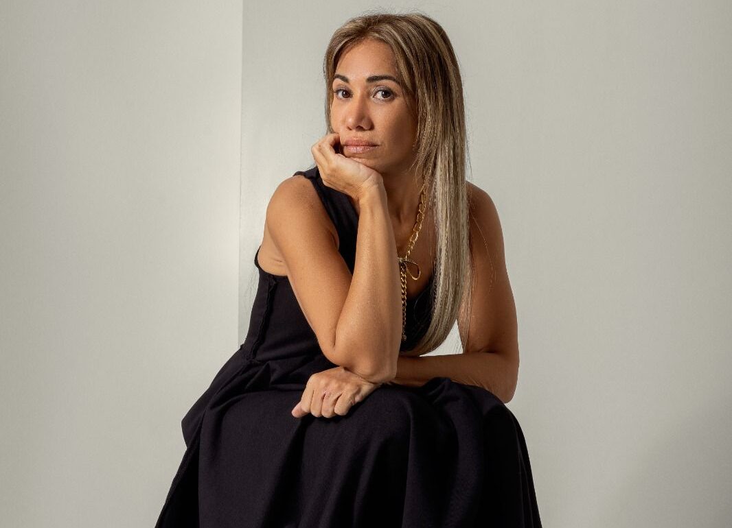 Coleção “Sonhos sempre vêm para quem sonhar”, de Mariana Meirelles, da marca MM, transportou a magia e o simbolismo do clássico “O Mágico de Oz” para a moda feminina, combinando fantasia e sofisticação