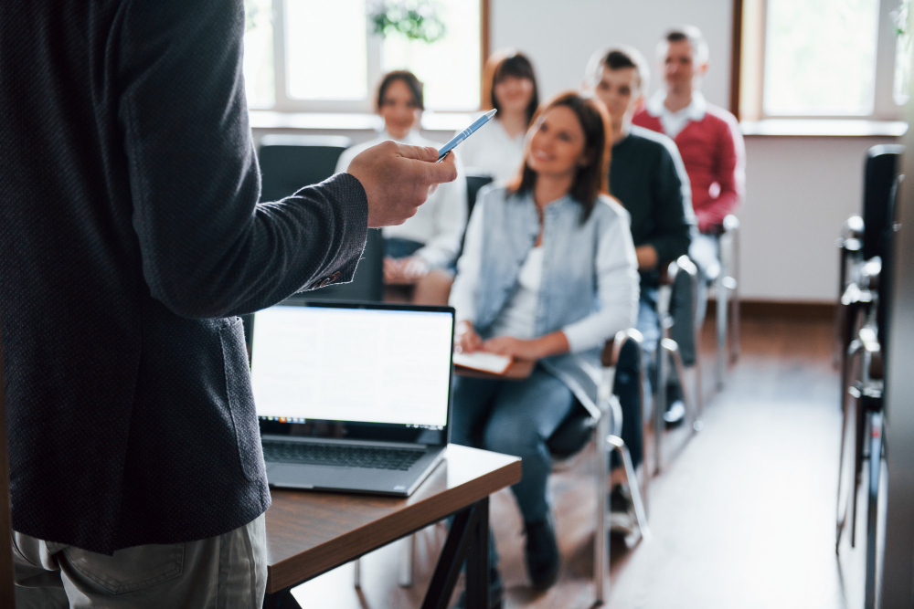 Ensinar em Tempos de Algoritmos: O Que Realmente Muda na Educação?