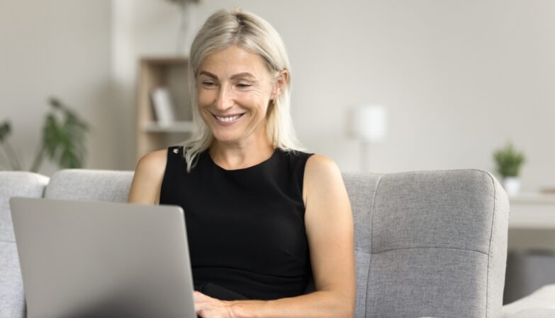 Aprendizagem contínua favorece reinserção de profissionais 50+ no mercado
