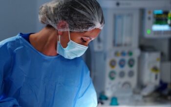 Cirurgias plásticas crescem entre mulheres acima dos 60 anos