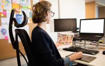 Ergonomia impulsiona bem-estar e produtividade no trabalho